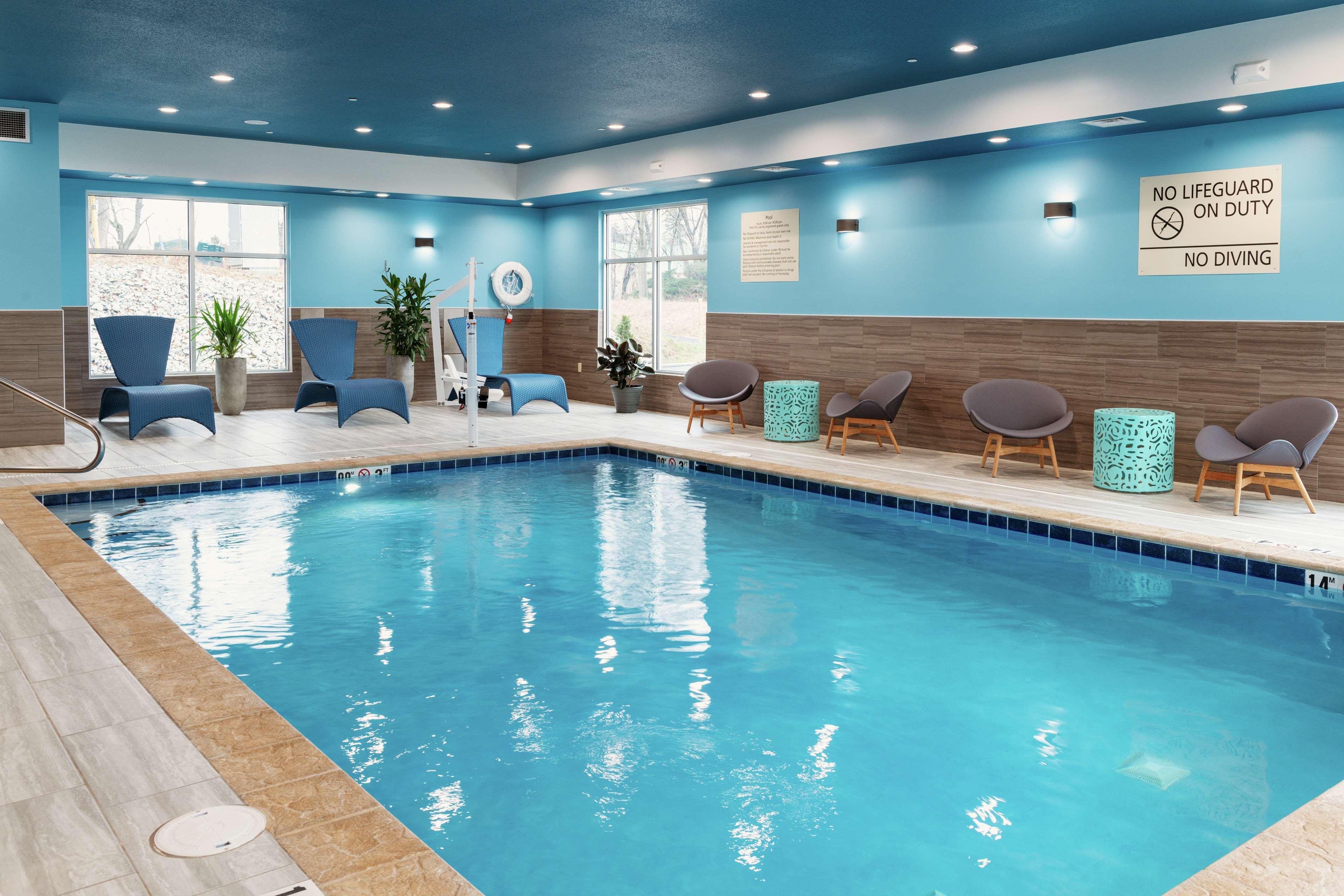 Hampton Inn&Suites Pittsburgh New Stanton PA Exterior foto
